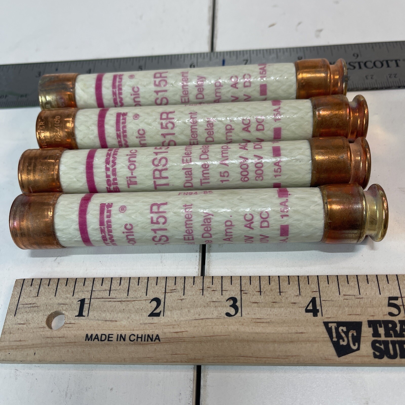 LOT OF 4 NEW GOULD SHAWMUT TRS15R TRI-ONIC FUSE 15A 600VAC