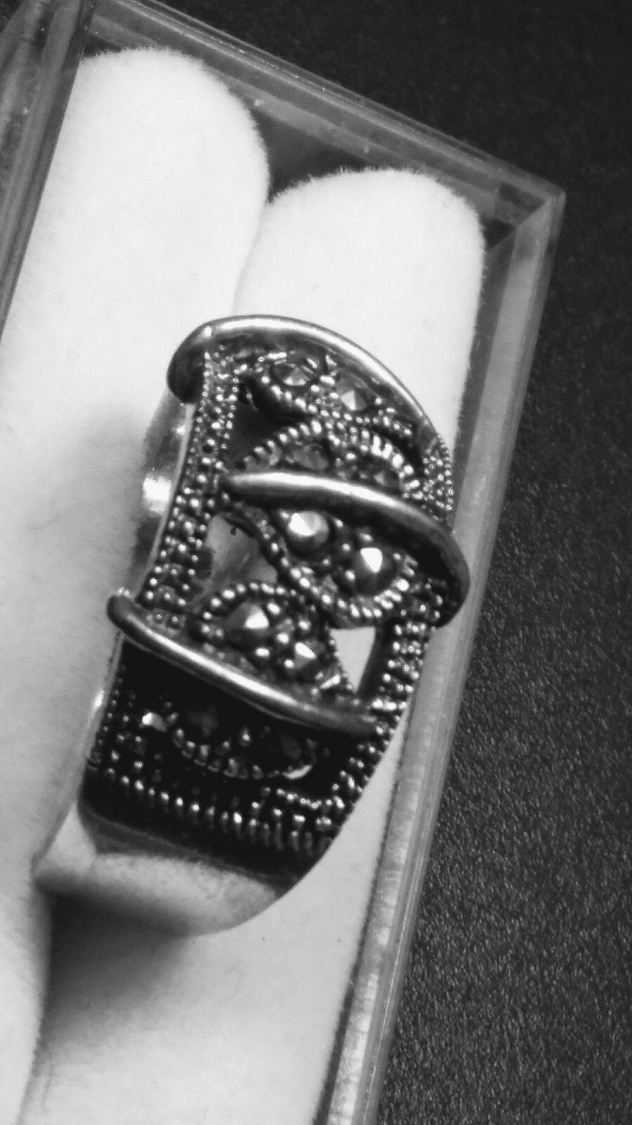 LUSCIOUS STERLING SILVER.925 MARCASITE RING SIZE 7.75-8.0!