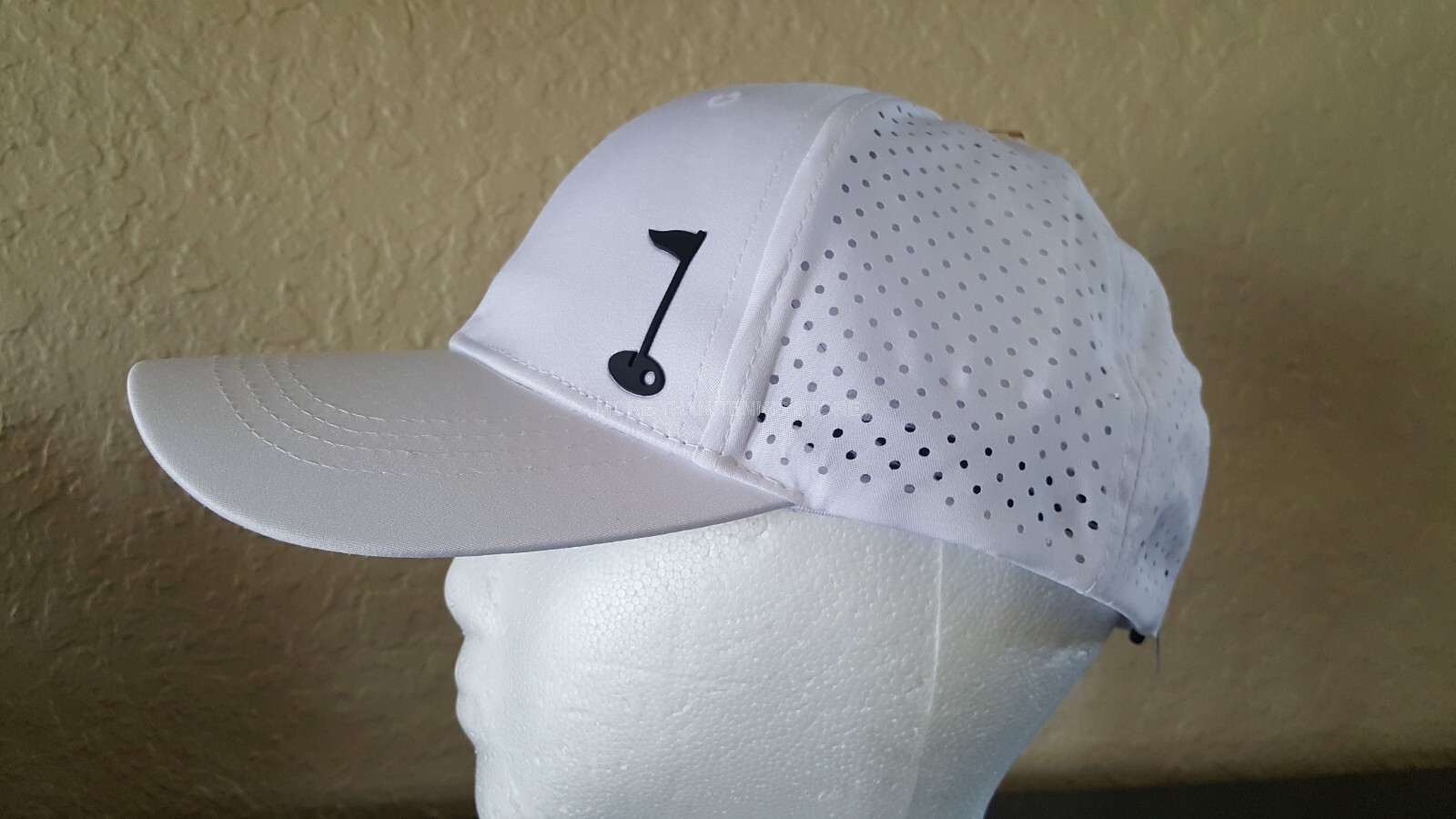 Tommy Bahama UNISEX Golf Hat Snapback Golf Blue Flag Hat White.