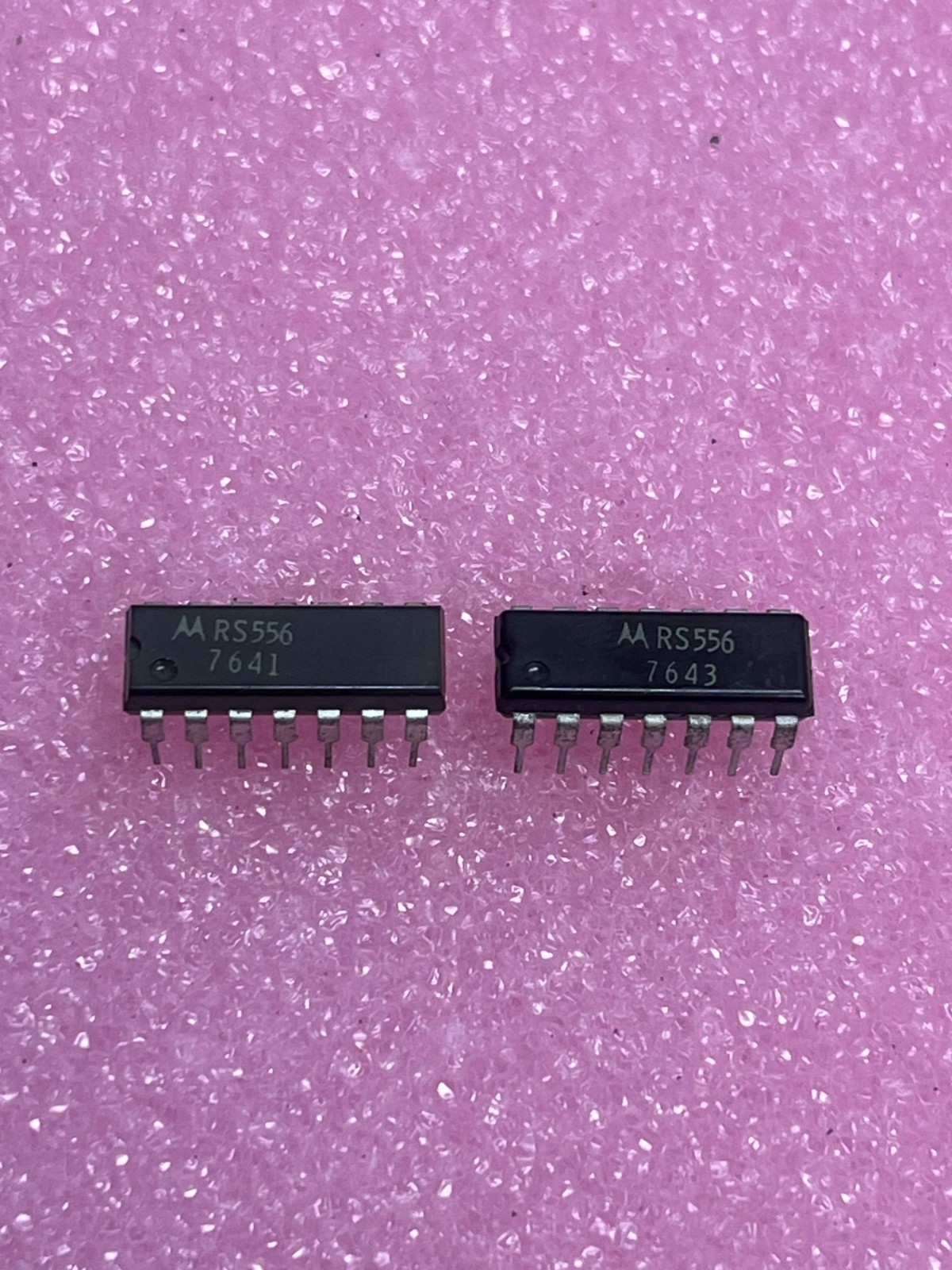 Motorola RS556 Integrated Circuit, DIP-16PIN, Lot of 2pcs - NEW!