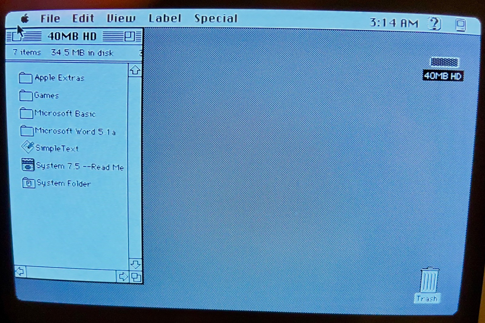Apple Mac Macintosh Classic Computer - Works!
