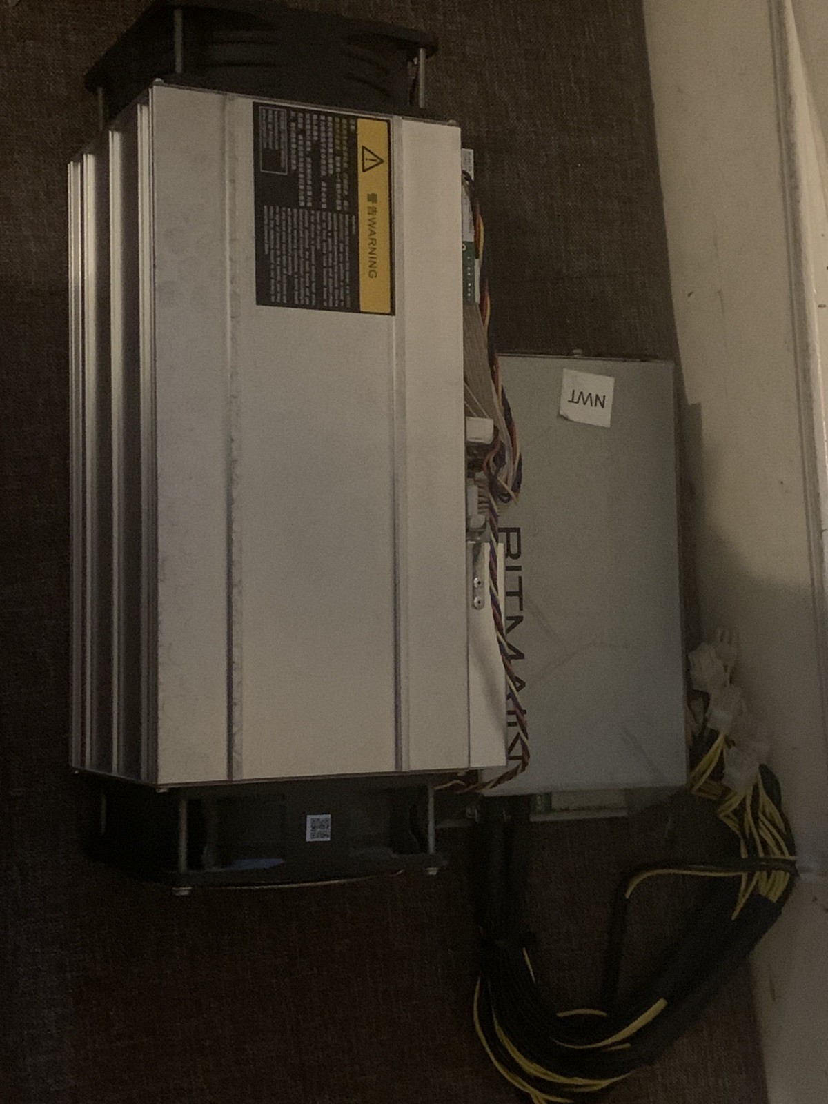 Bitmain Antminer S9 13.5T SHA256 1280W Asic Miner BTC BCC- Bitcoin Crypto