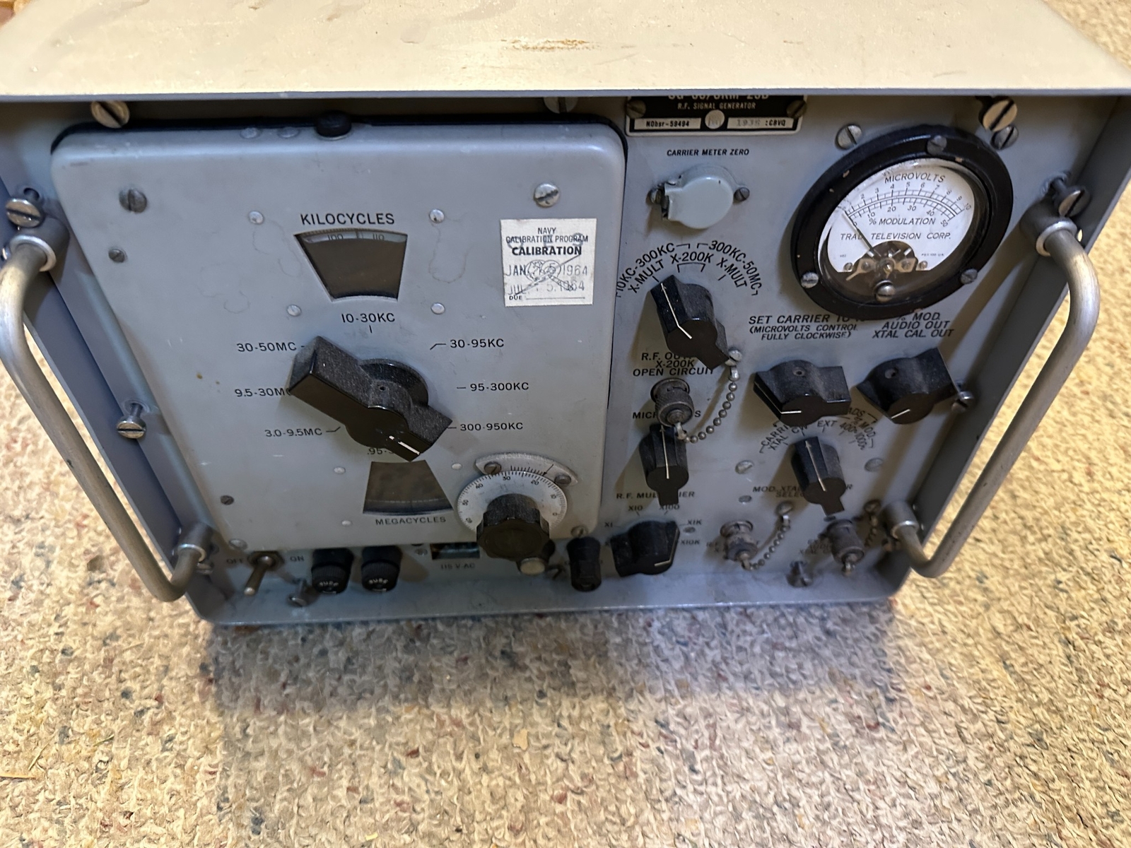 Military Navy SG-85 / URM-25D RF Signal Generator Untested