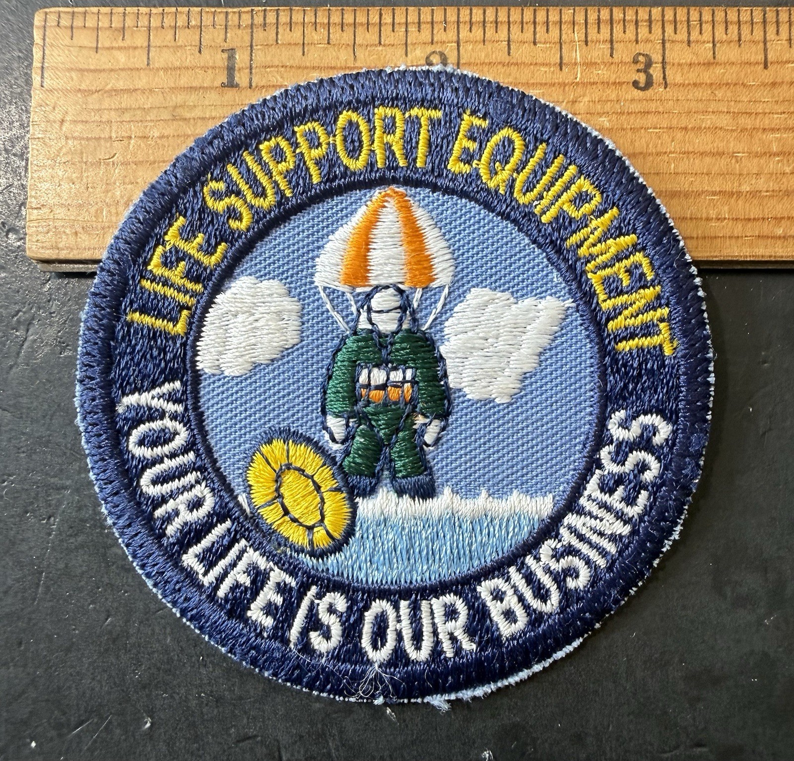 VINTAGE USAF  LIFE SUPPORT EQUIPMENT SQUADRON PATCH b5