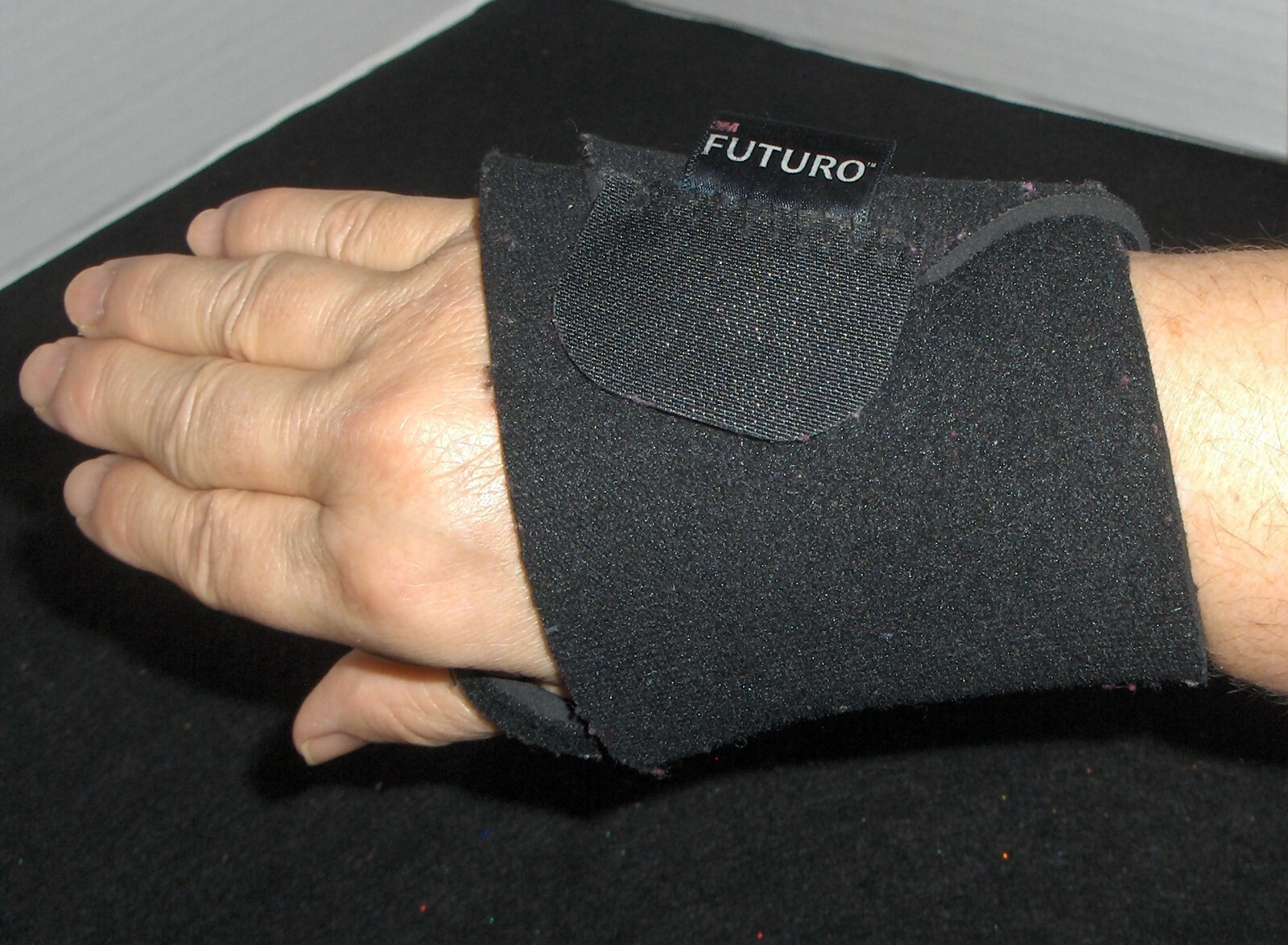 FUTURO Sport Black Adjustable Wrist Support 3M