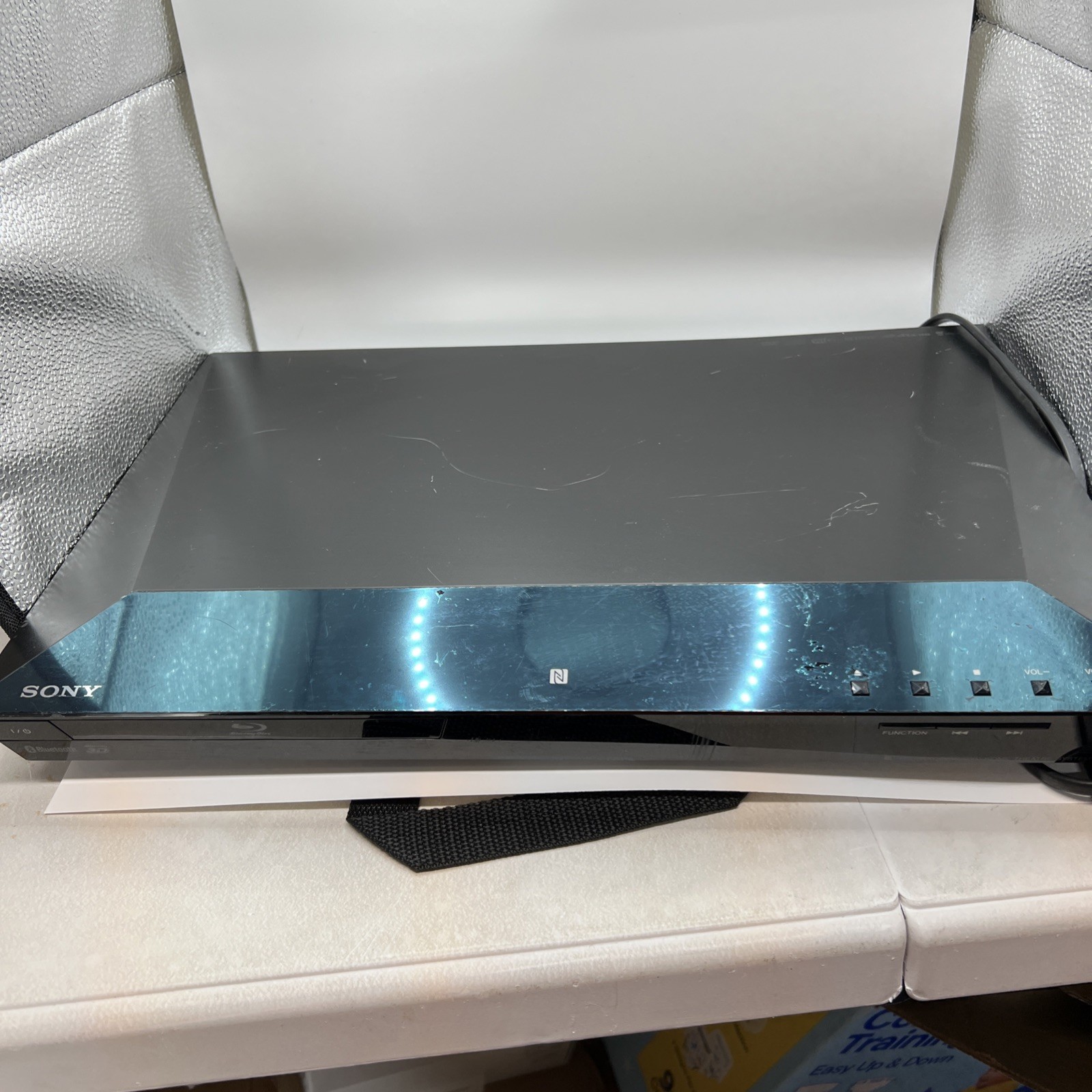 Sony 3D Blu-ray DVD Disc Home Theatre System Receiver TESTED BDV-E2100 No Remote