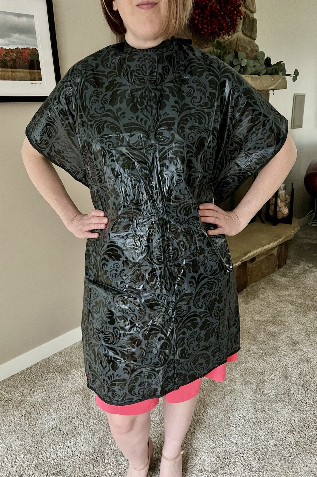 Andre/Fromm Damask Vinyl Shampoo Cape