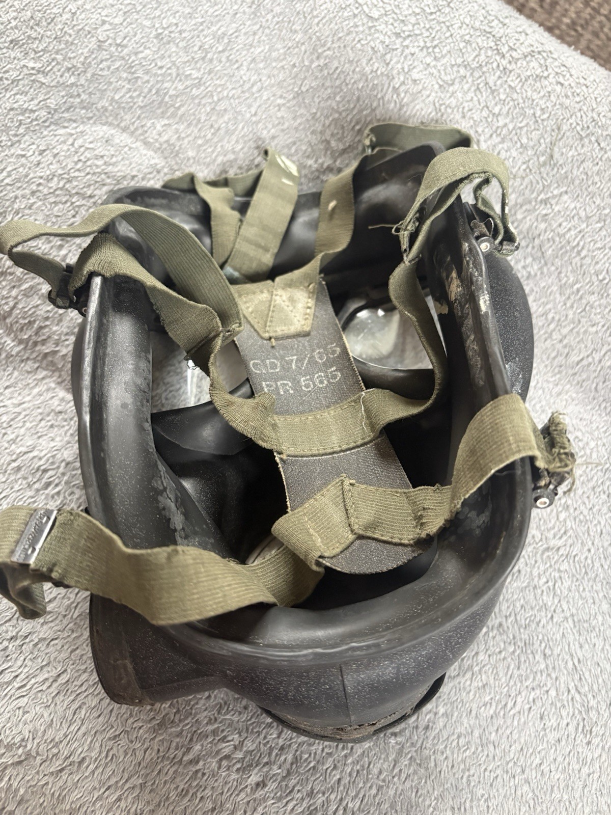 British Military Issue 1966 S 6 Respirator, Size Small
