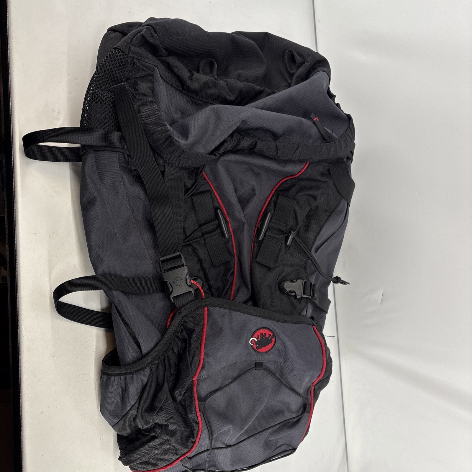 Mammot Grindelwald 40+ Hiking backpack. Preowned.