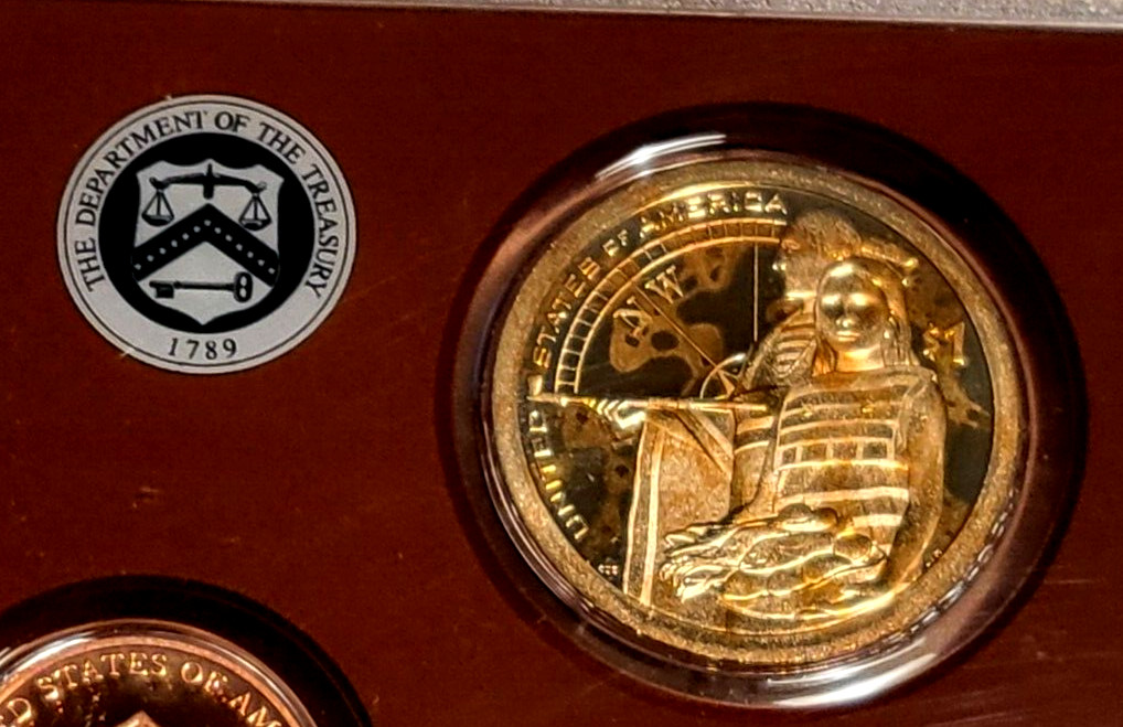 EXTREMELY RARE 2014 US Proof Set with Grease Strike on Obverse Native American.