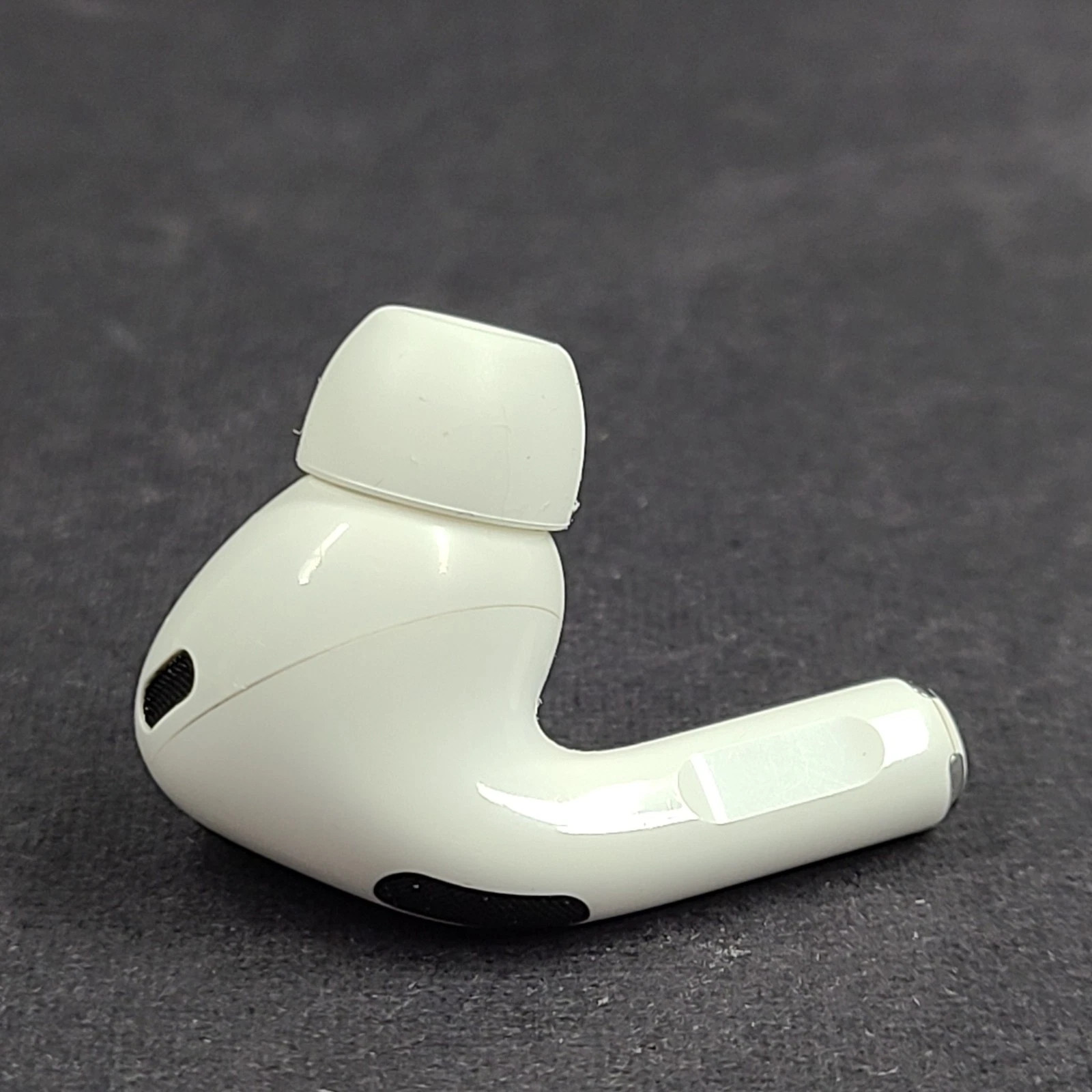 Apple AirPods Pro 2nd Gen. A2698 Lightning Replacement RIGHT SIDE ONLY