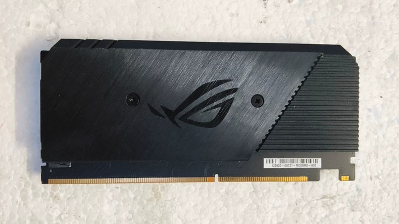 ASUS ROG DIMM.2 HS GEN4 V3 Expansion Card with Heatsink for ROG Motherboards