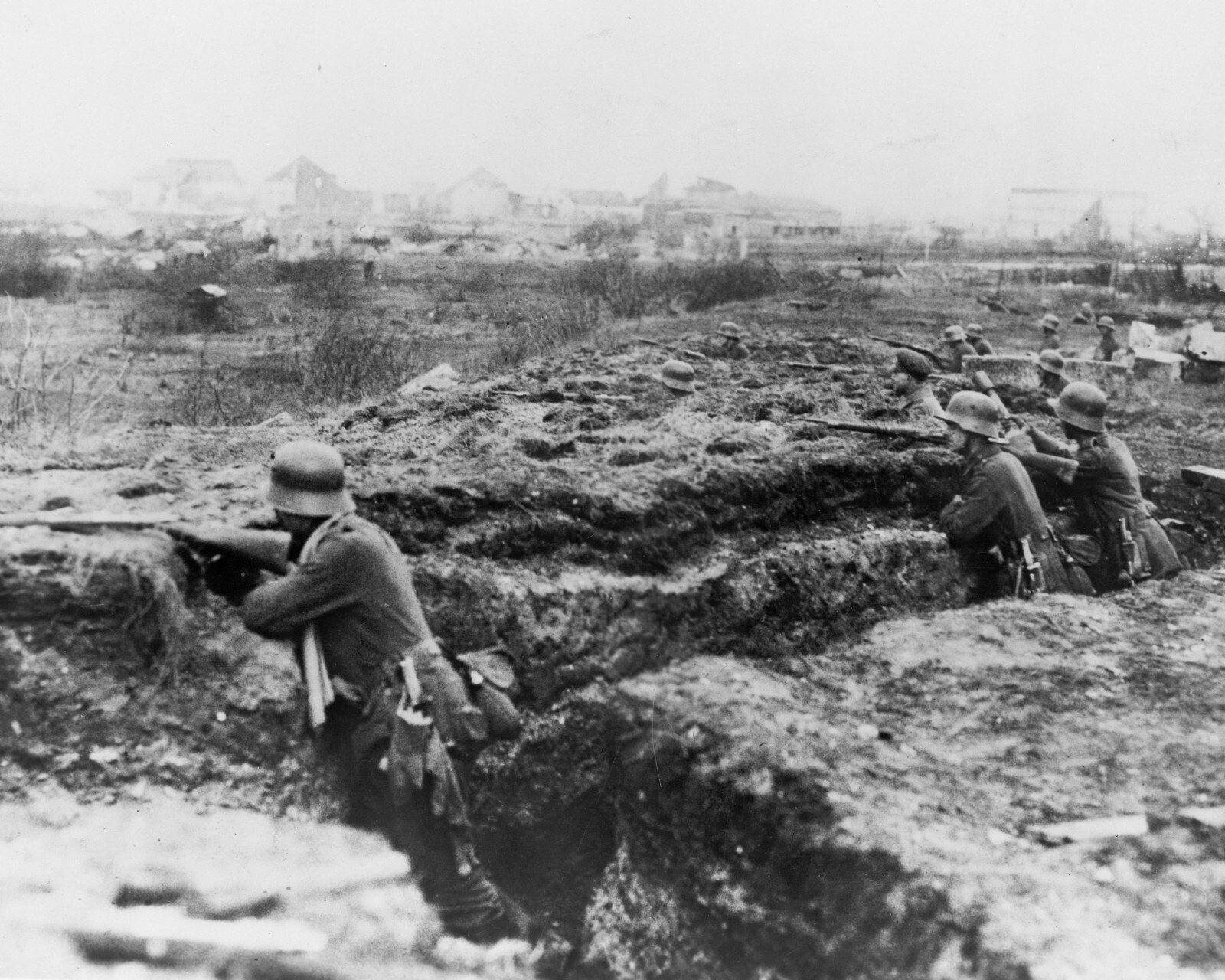 German soldiers on alert in a trench in France - 8x10 World War I Photo WWI