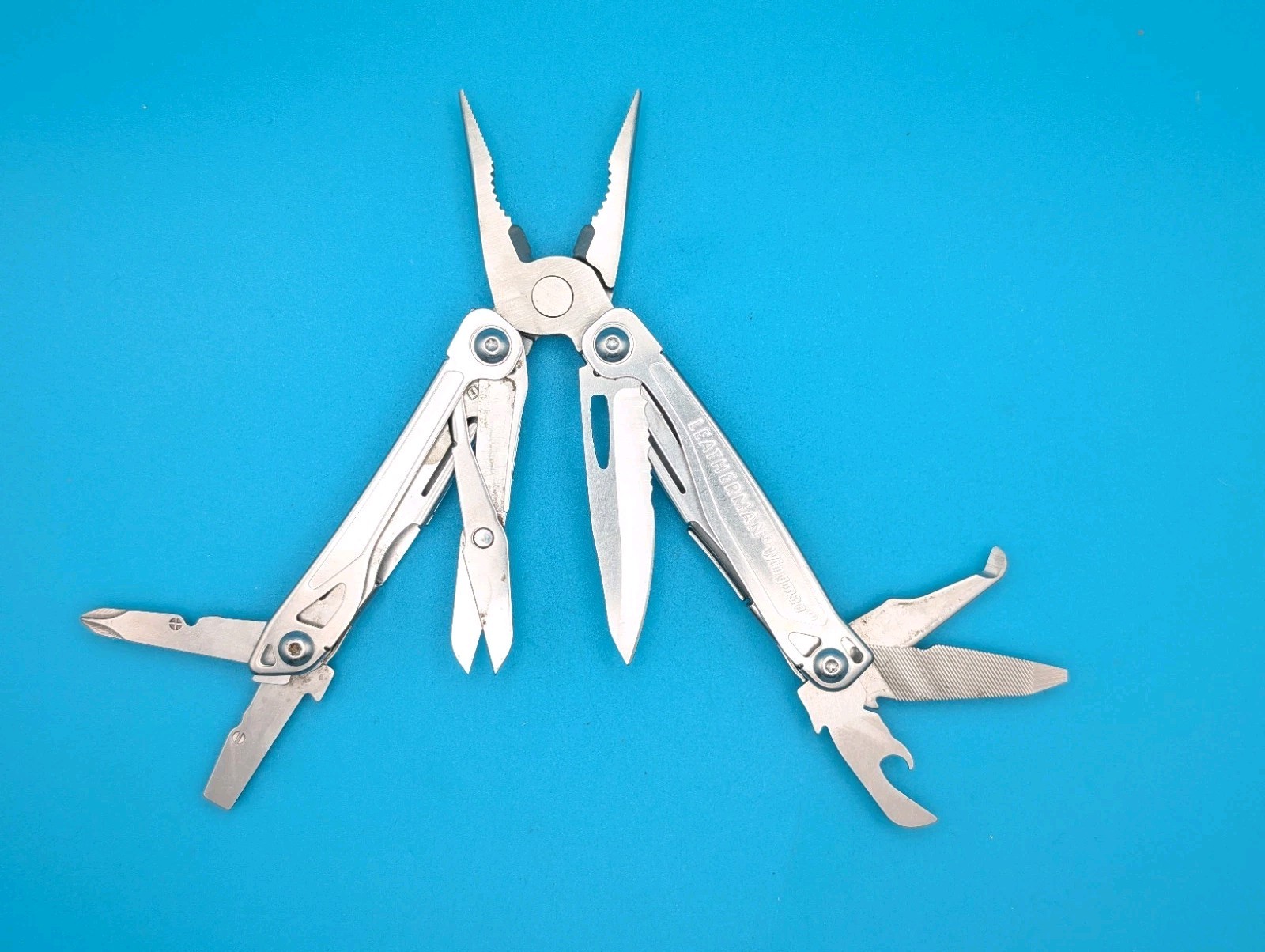 LEATHERMAN WINGMAN MULTI-TOOL! FAST SHIPPING!