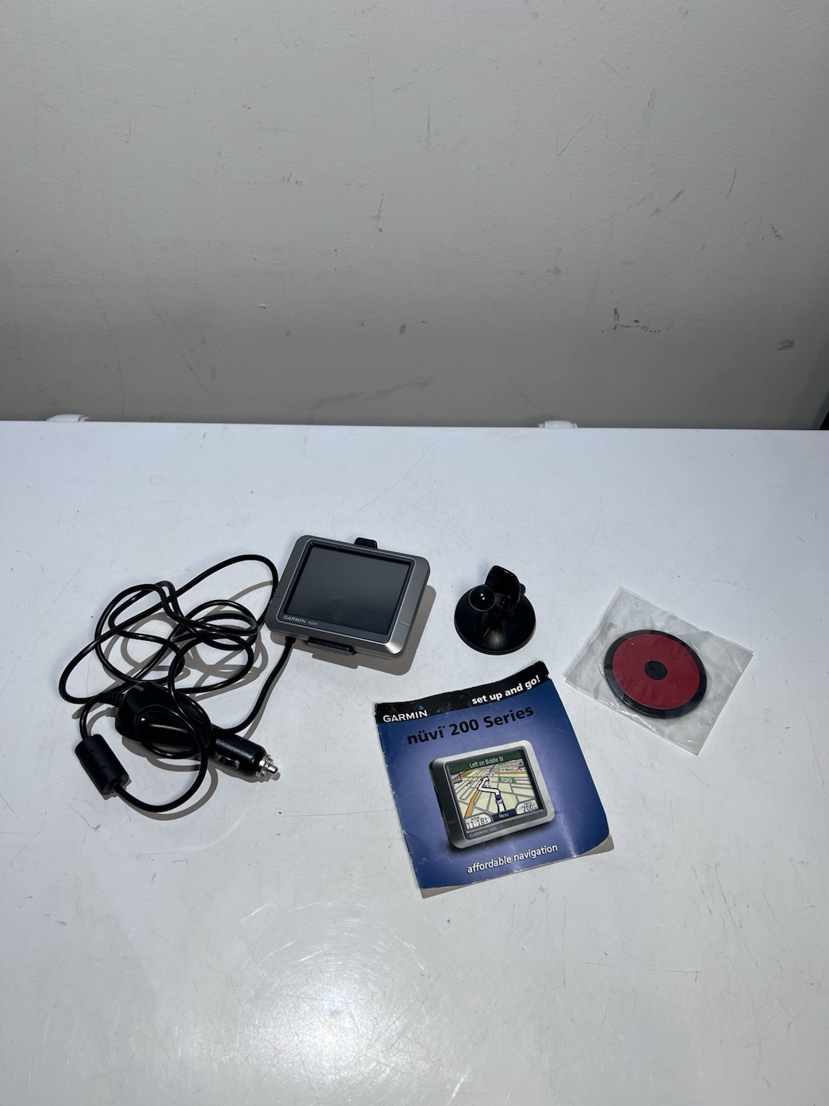 Garmin Nuvi 200 Series GPS Navigation System Tested and Working with Mount