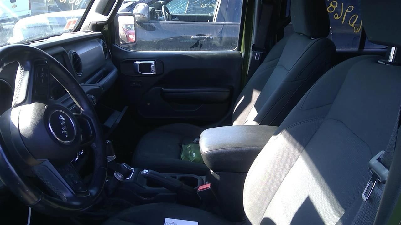GLADIATOR 2021 Glove Box 2125827