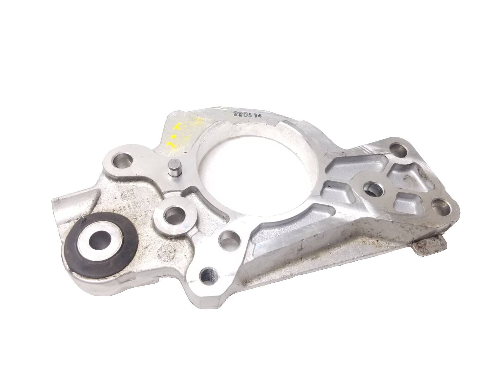 2022 Chevrolet Trailblazer Transfer Case Mount Bracket 84113051 OEM 19K Miles