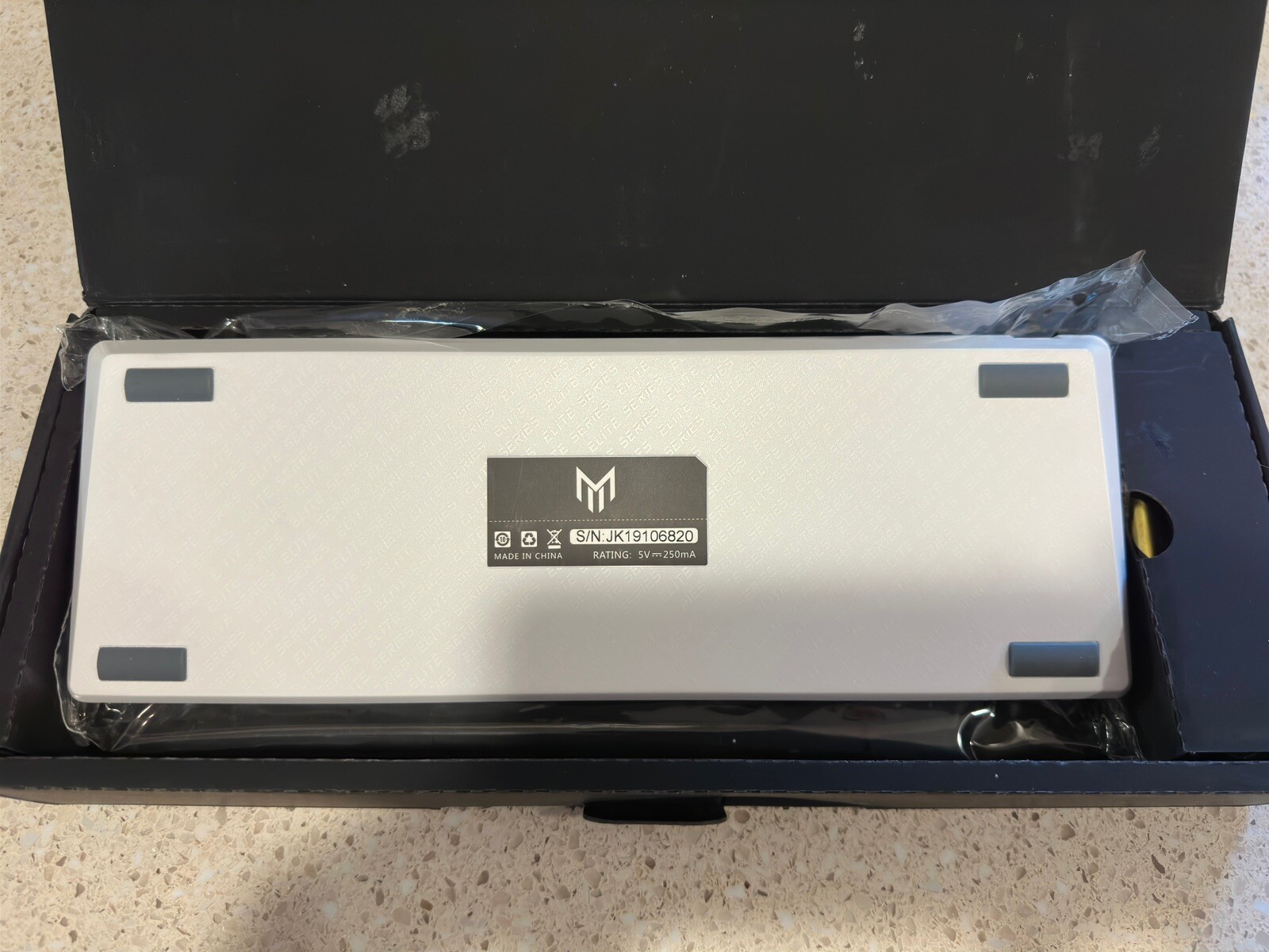 Matrix Elite Series Keyboard - 61 Keys USB Switch Blue - Case White - Keys White
