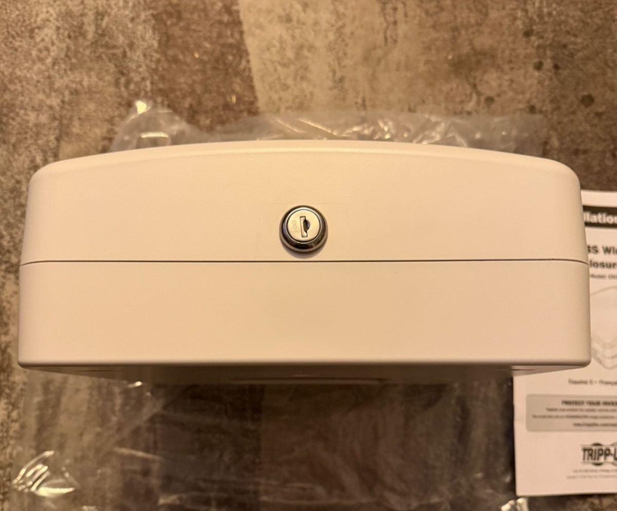 Tripp Lite EN1111 Wireless Access Point Enclosure Mount Box/Open Box -NEW