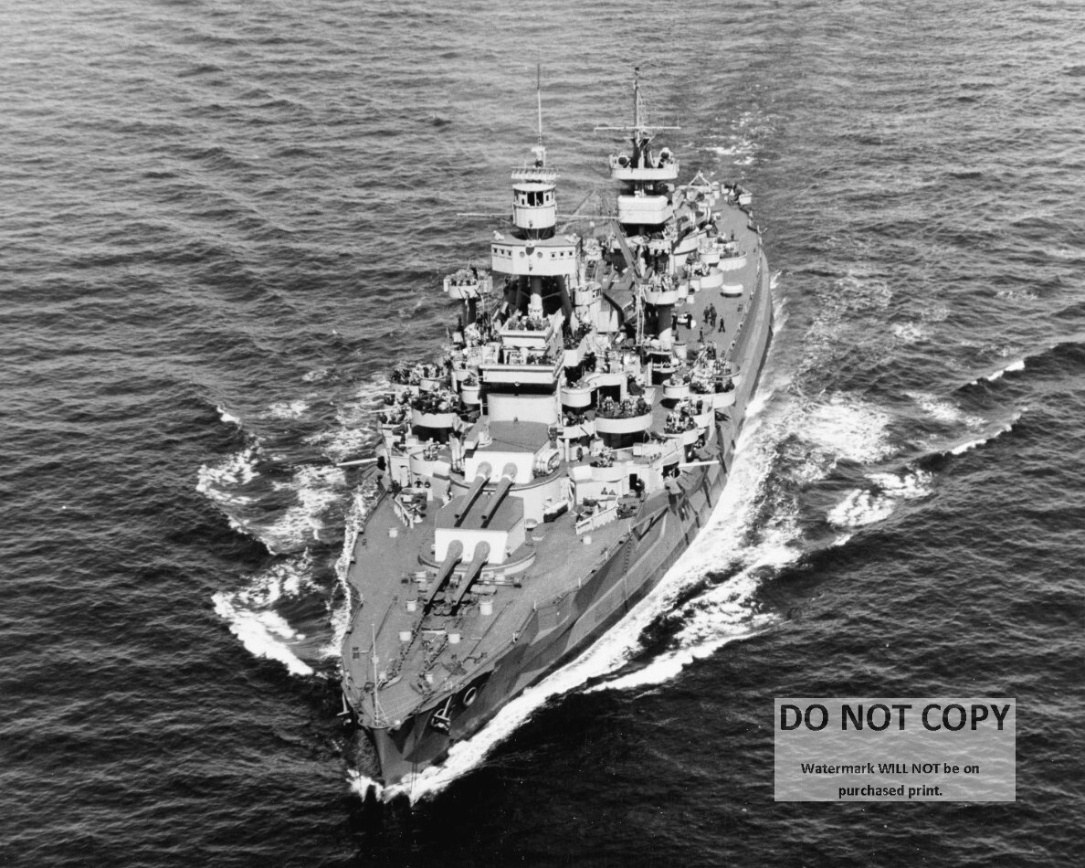 USS ARKANSAS BATTLESHIP OFF THE EAST COAST IN 1944 - 8X10 NAVY PHOTO (SP-198)