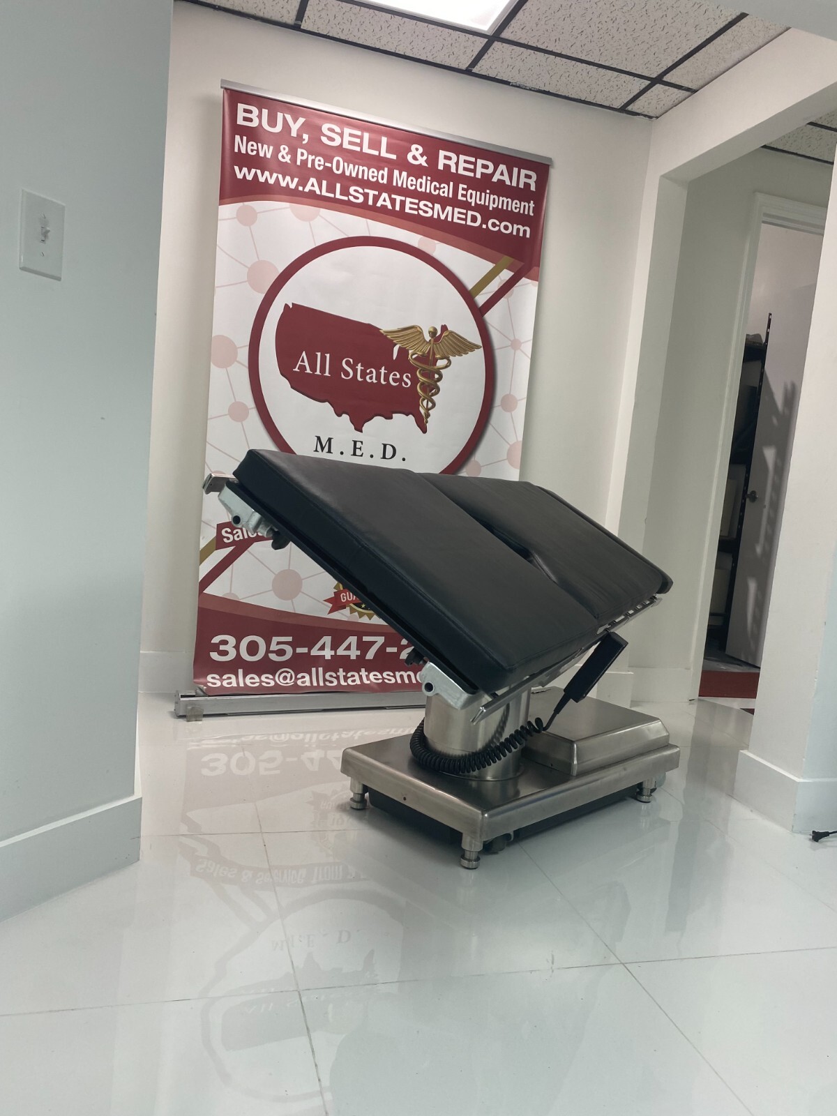 Skytron 6500 Operating table with Remote REFURBISHED