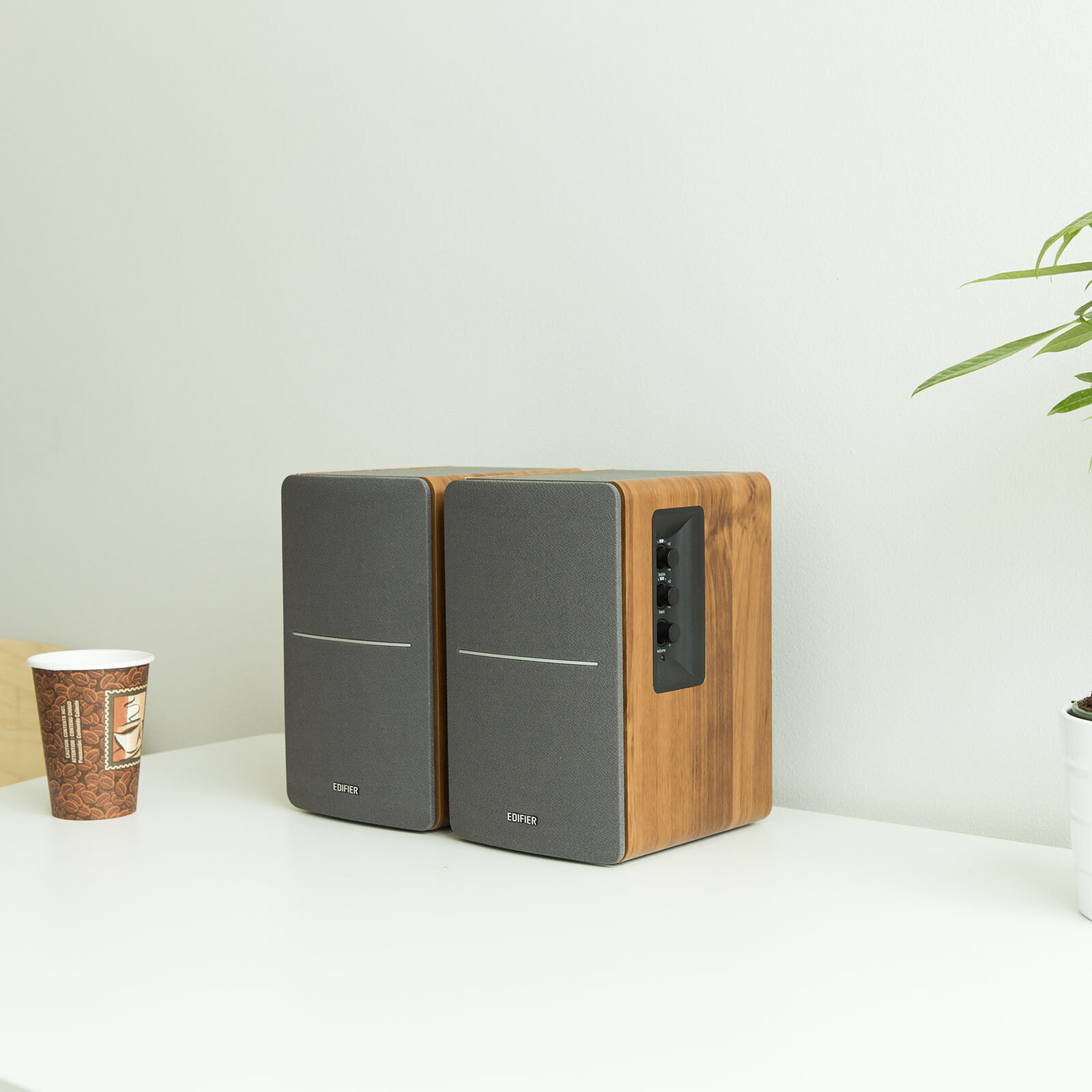Edifier R1280T Computer Speakers Home Speaker Dual RCA inputs - Remote Control
