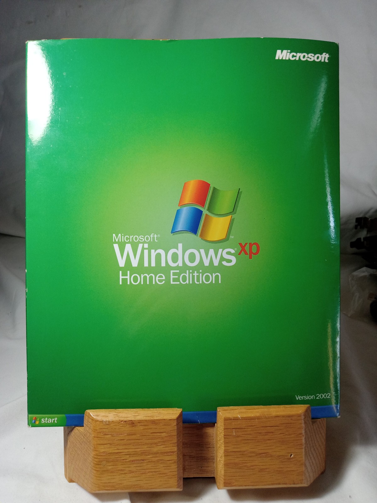 Microsoft Windows XP Home Edition PC Software 2002 CD Manual With Product Key