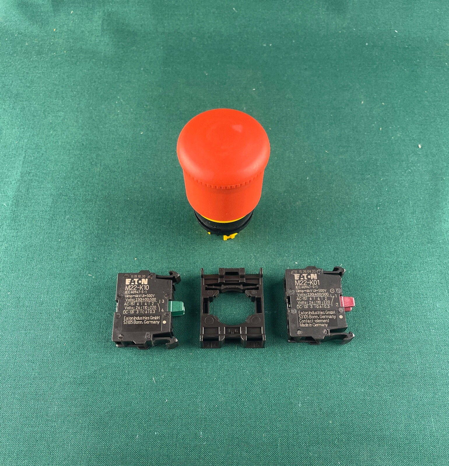 Eaton/Moeller RMQ-Titanium Emergency Stop Button Complete Unit M22-PV/K11