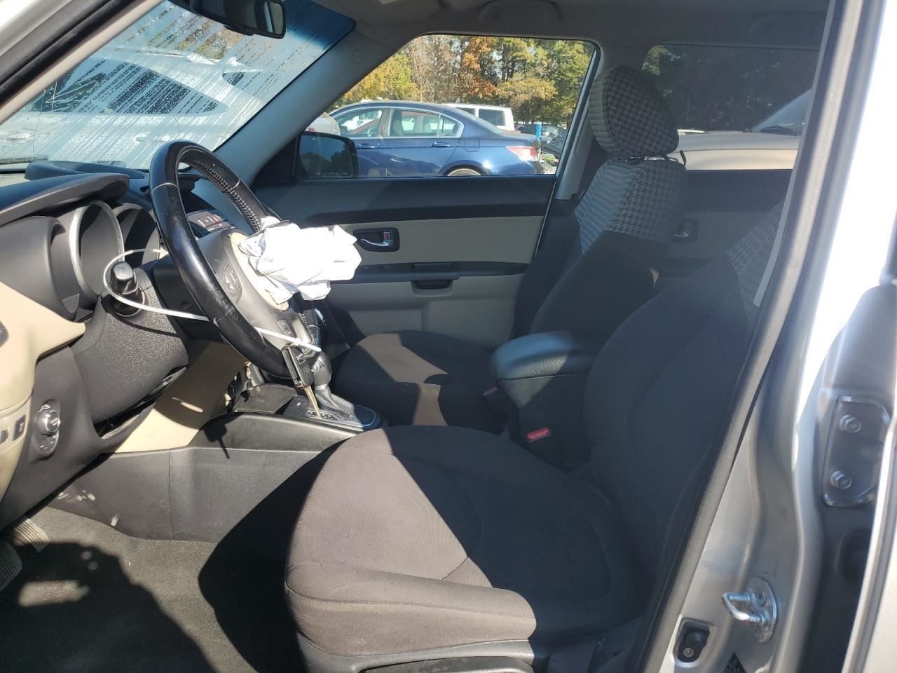 SOUL 2013 Glove Box 4910648