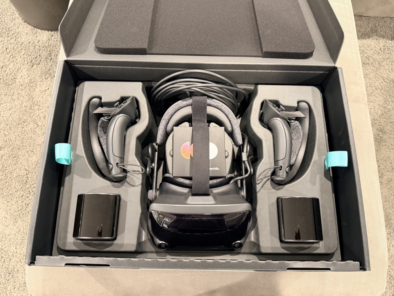 Valve Index Virtual Reality VR Headset Full Bundle - Excellent Condition