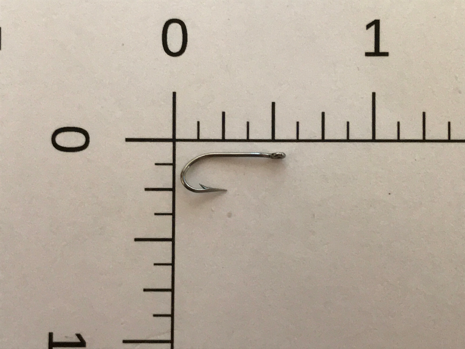 200 MUSTAD #13 Kendal KIRBY FISHING HOOKS RINGED BRIGHT 4 EX STRONG  read 4211