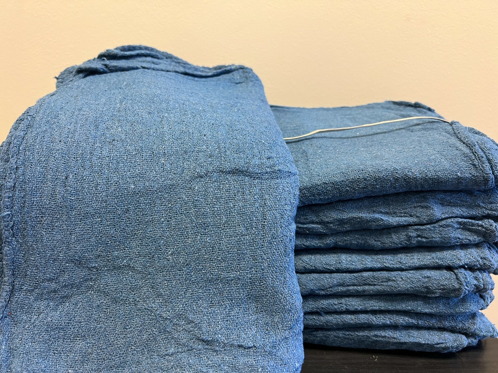 1000 PIECES NEW BLUE INDUSTRIAL SHOP RAGS CLEANING TOWELS 13x14 inches