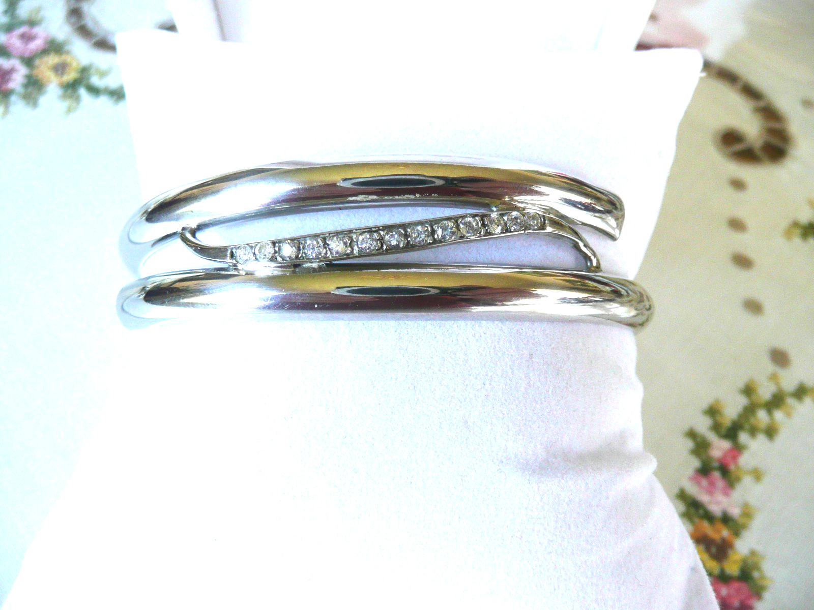STENLESS STEEL  CRYSTAL  BANGLE COCKTAIL   BRACELET