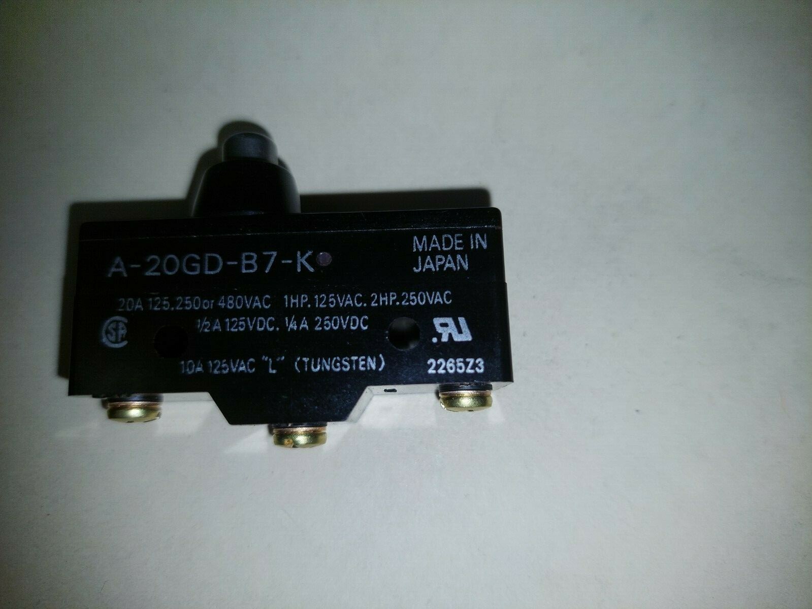 Omron Snap Action Microswitch Short Spring Plunger P/N A-20GD-B7-K