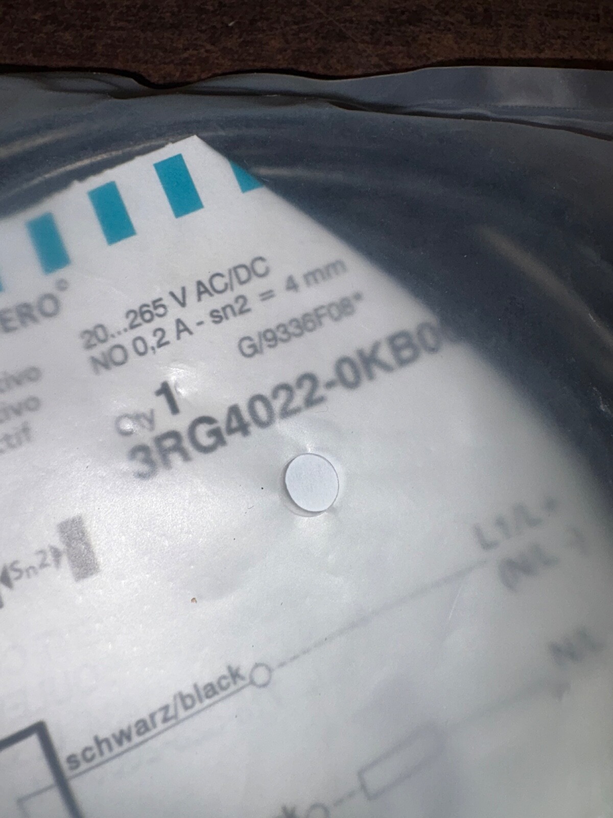 NEW SIEMENS 3RG4022-0KB00 PROXIMITY SENSOR B109