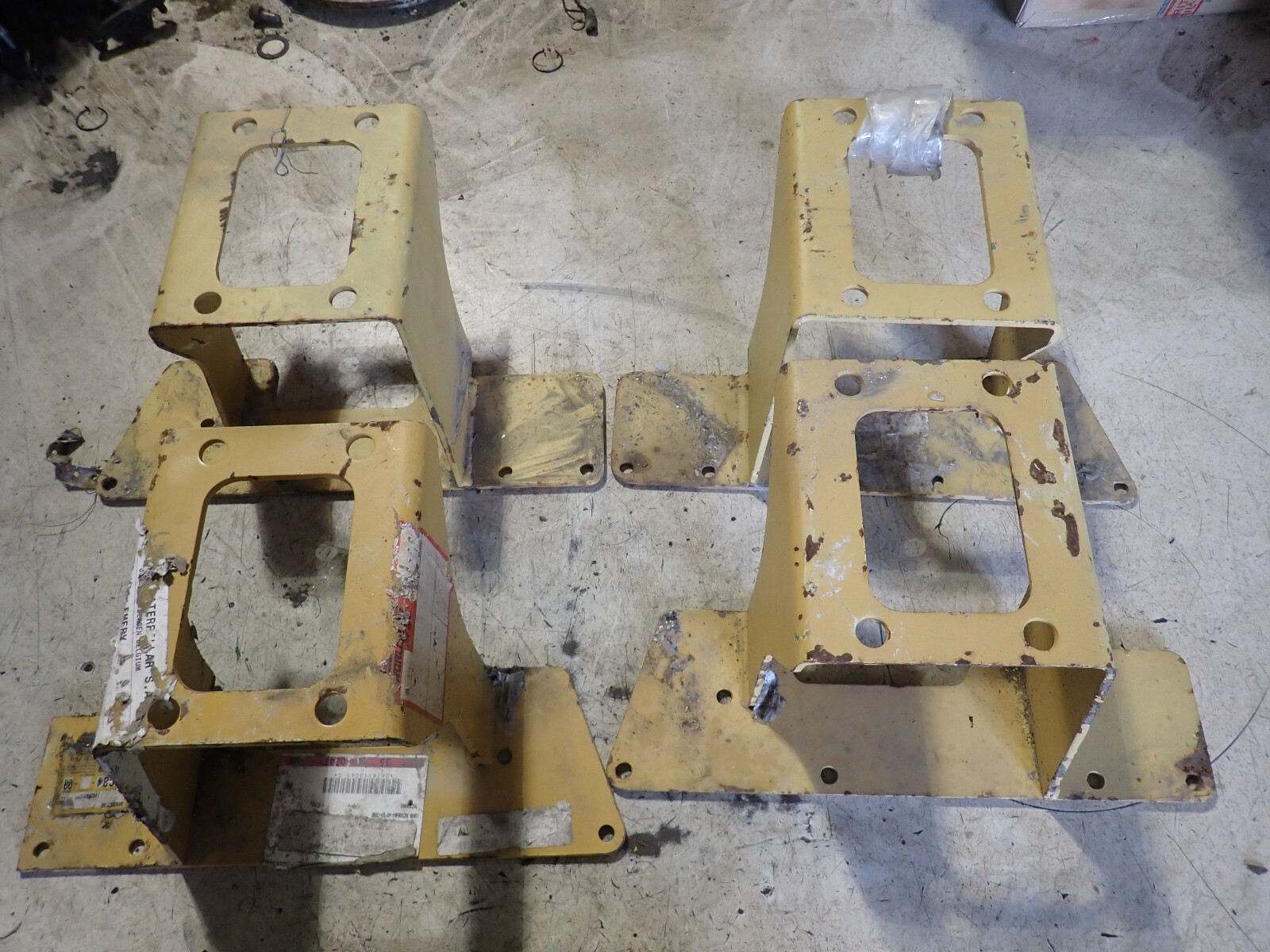Caterpillar CAT 3408B Diesel Engine Marine Engine Bracket 4P-8884 3412 C32 3412E