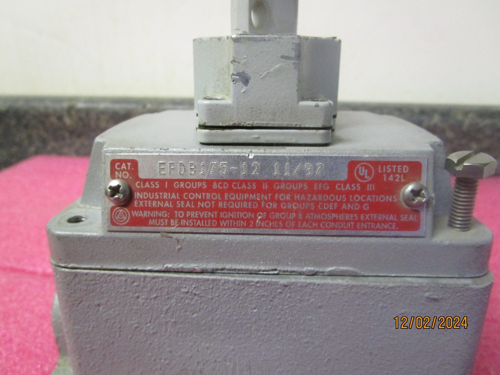 Appleton Selector Switch Control Station Sealed 2 Position, 2 Circuit EFDB175-12