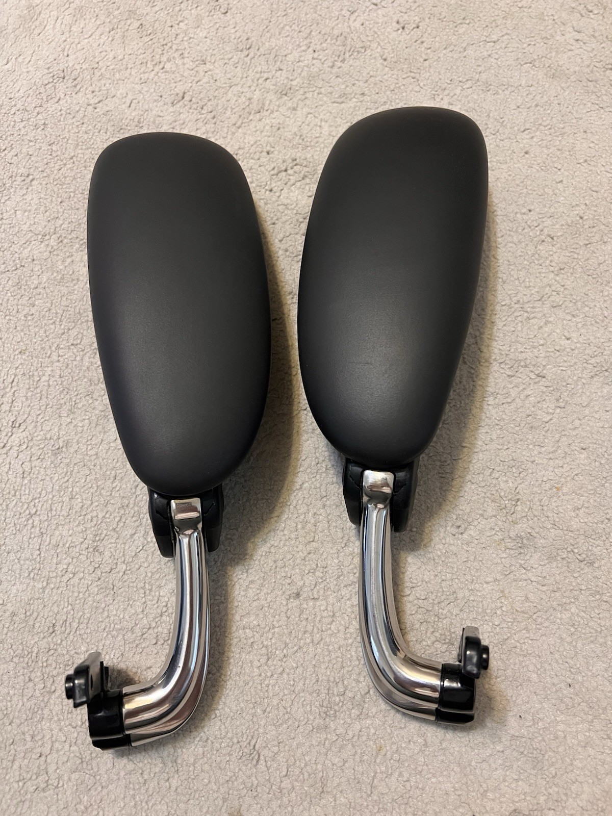 Humanscale liberty chair Complete Armrest L&R (Adjustable) Black & aluminum.