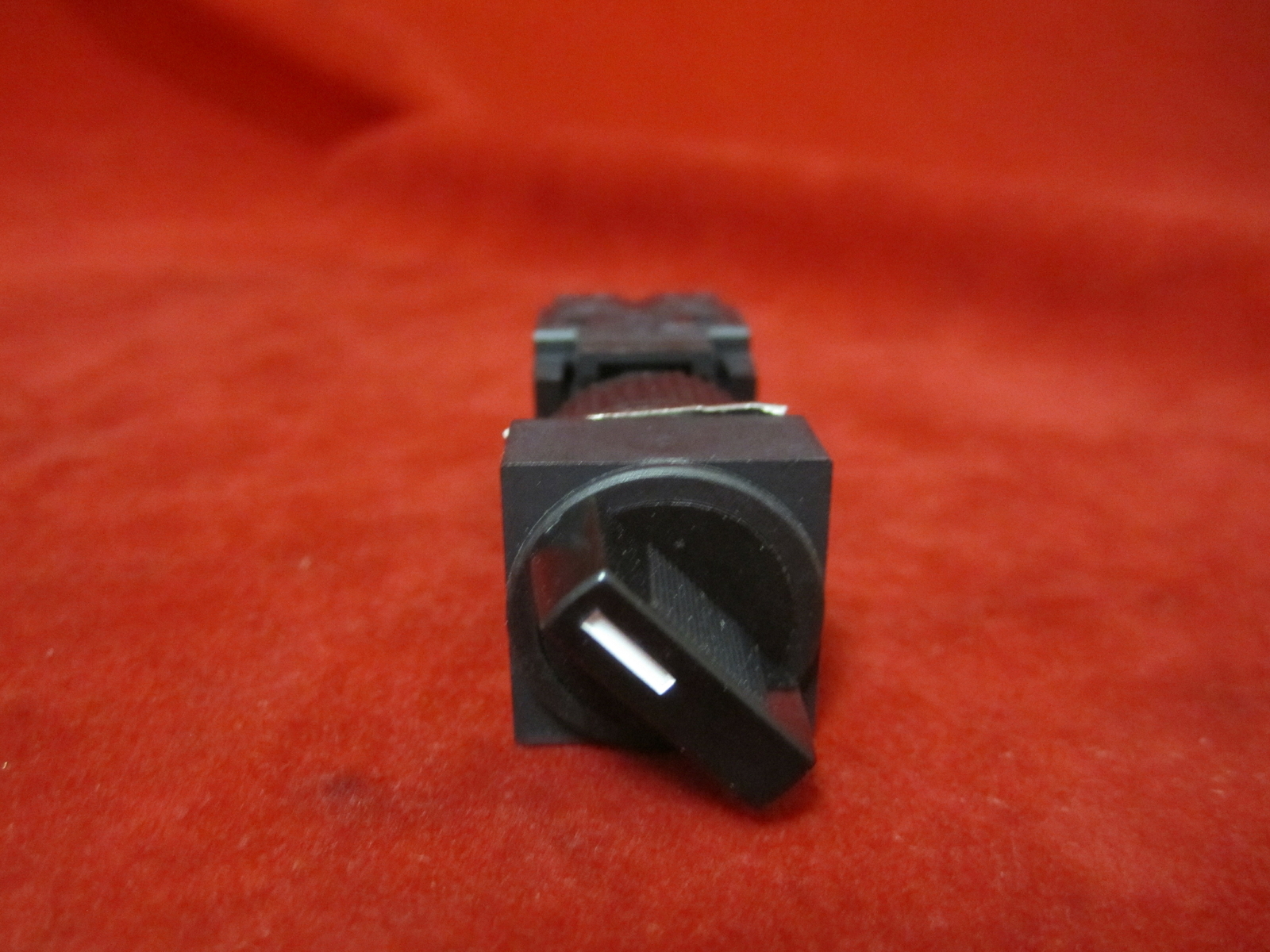 TEND TN16-SSS4B11 Φ16MM 2 POSITION SELECTOR SWITCH (SQUARE/BLACK/1A1B)