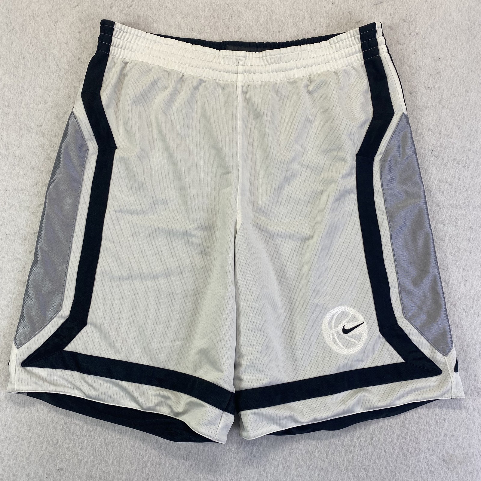Nike Basketball Shorts Mens Large Reversible Gray Black Athletic Silver Check