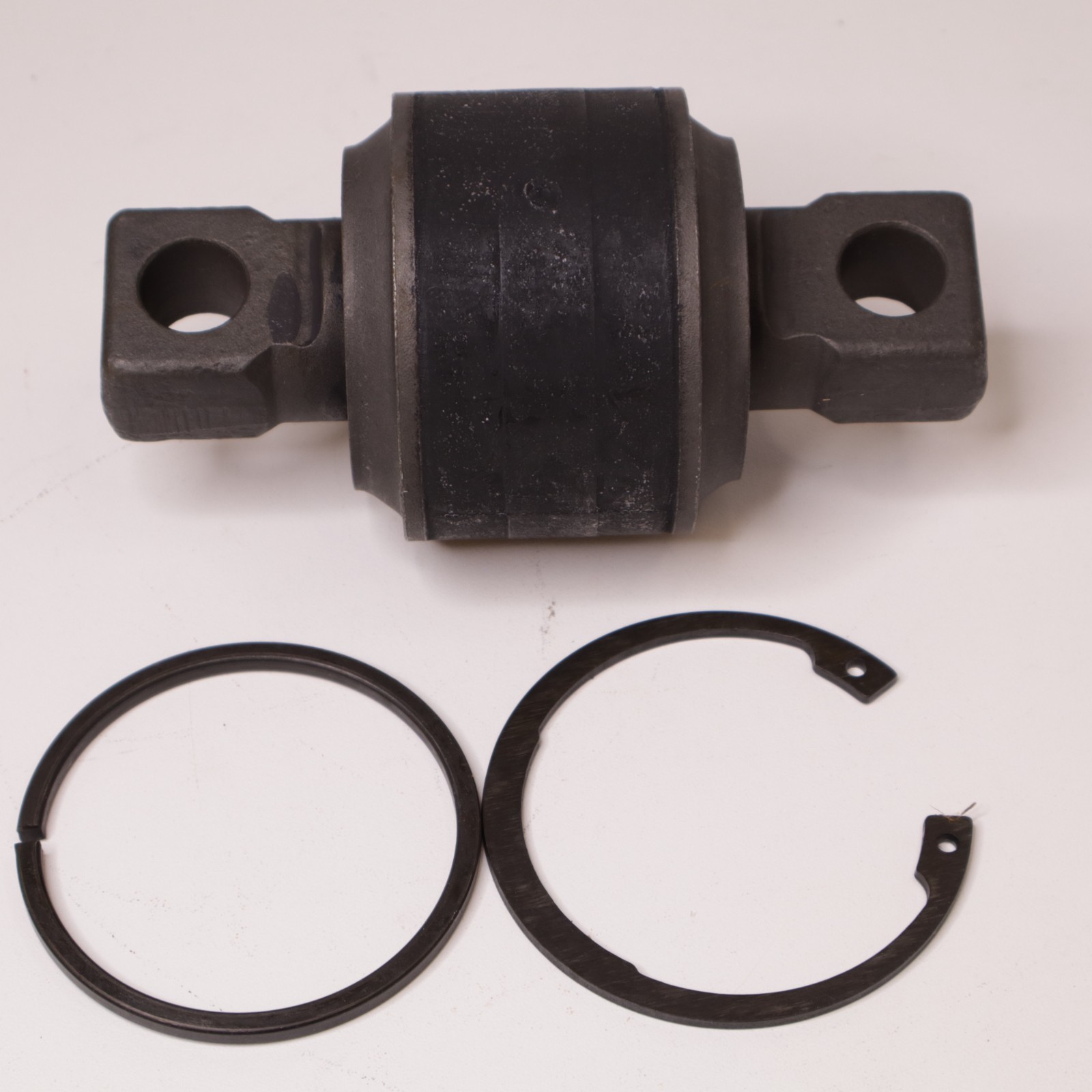 1.32525 1517403 DT Spare Parts 75mm Reaction Rod Guide Strut Repair Kit Scania