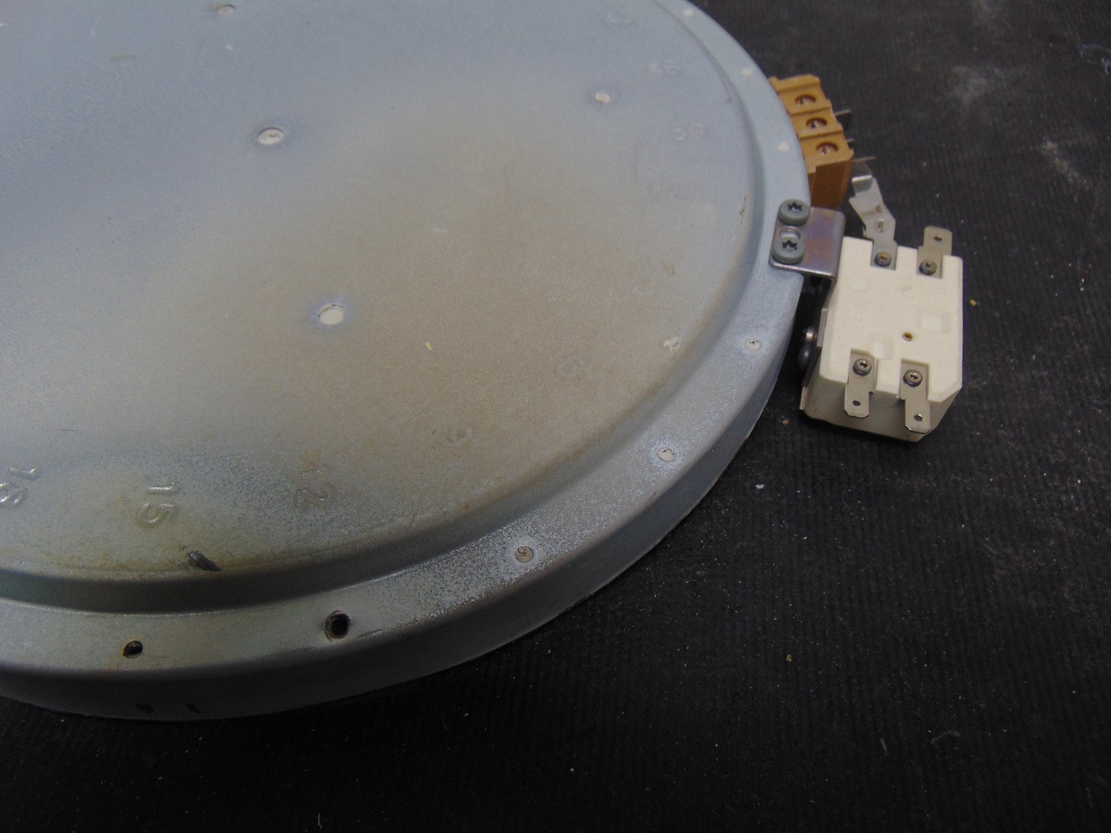 191D5129P005 GE Range JBS60DK1WW Dual Surface Element