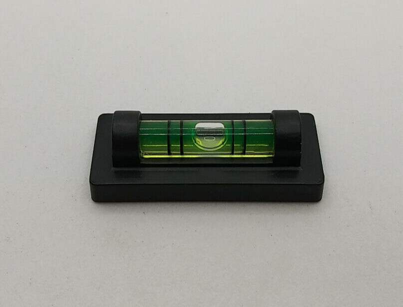 4pcs Magnetic Edge Bubble Level - Sens: ±0.4° in lines, 38'/2mm 11.2mm/m - NEW