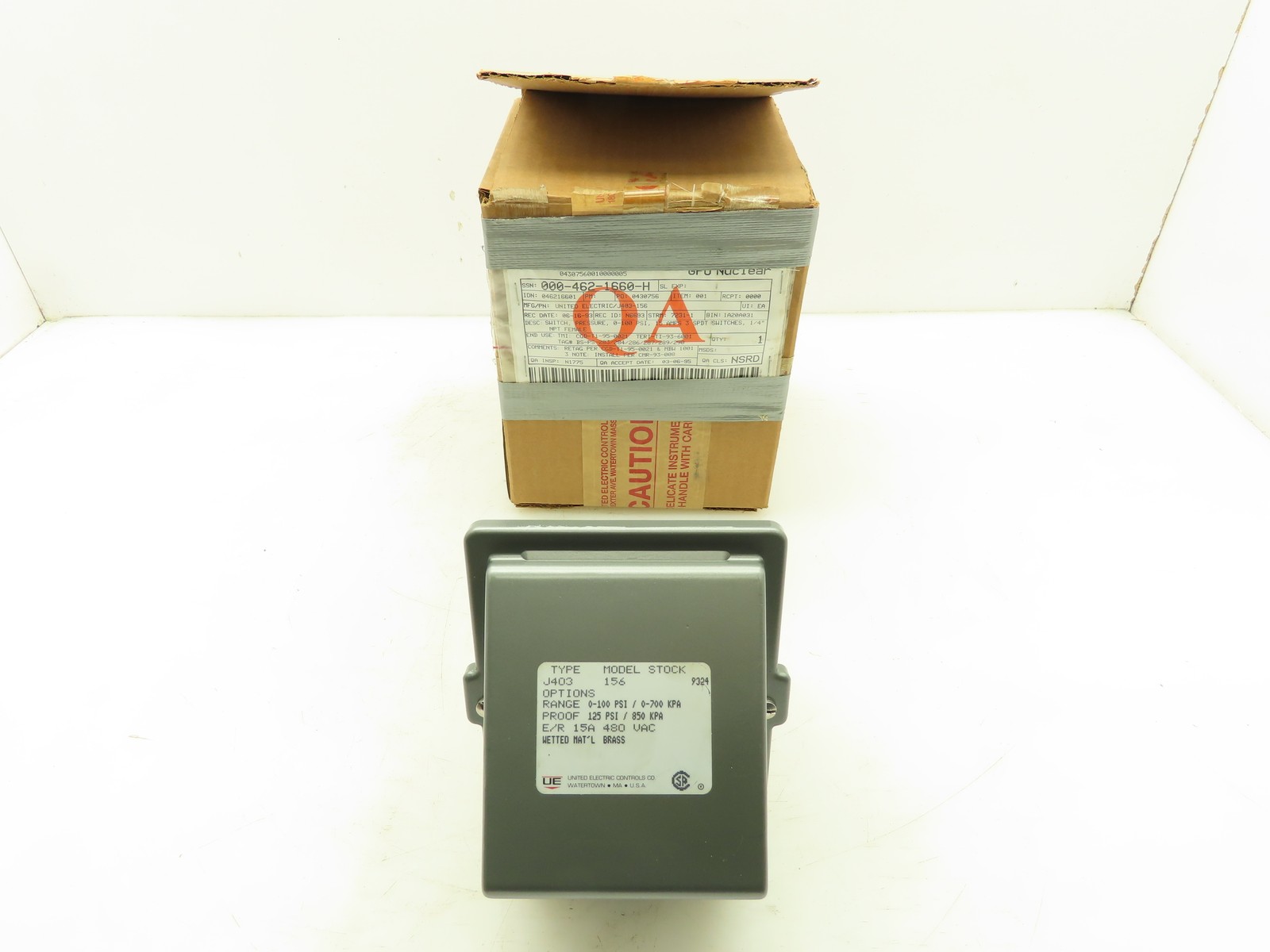 UE United Electric Type J403 156 Pressure Switch SPDT 0-100 PSI 15A 480V 1/4"NPT