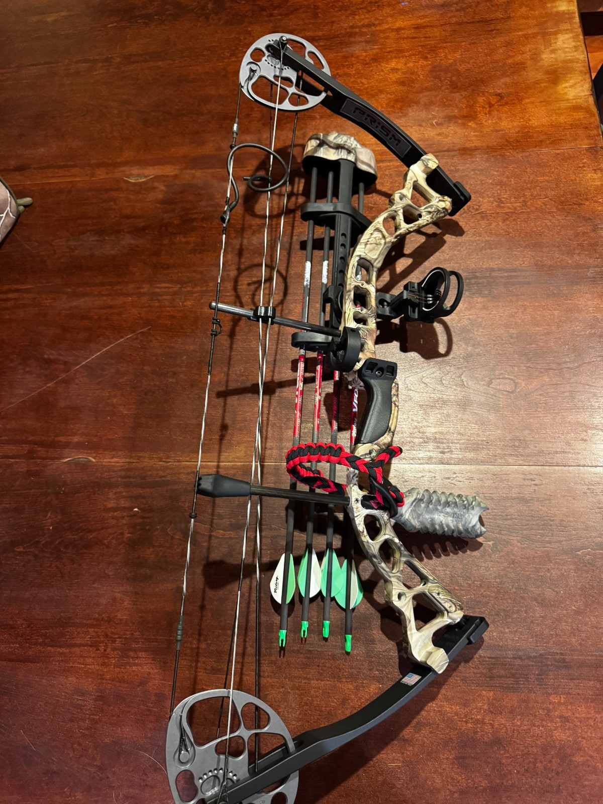 Youth Left Handed Diamond Prism Compound Bow: Case, Arrows, and Sight Included