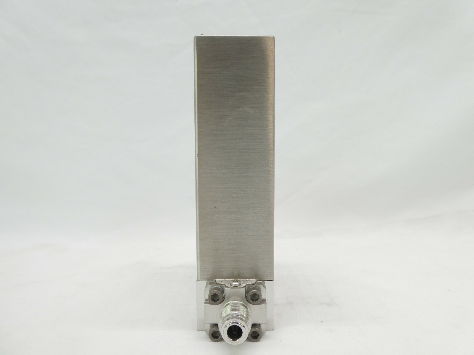 Celerity UFC-8165 Mass Flow Controller MFC AMAT 0190-24835 600cc He Working