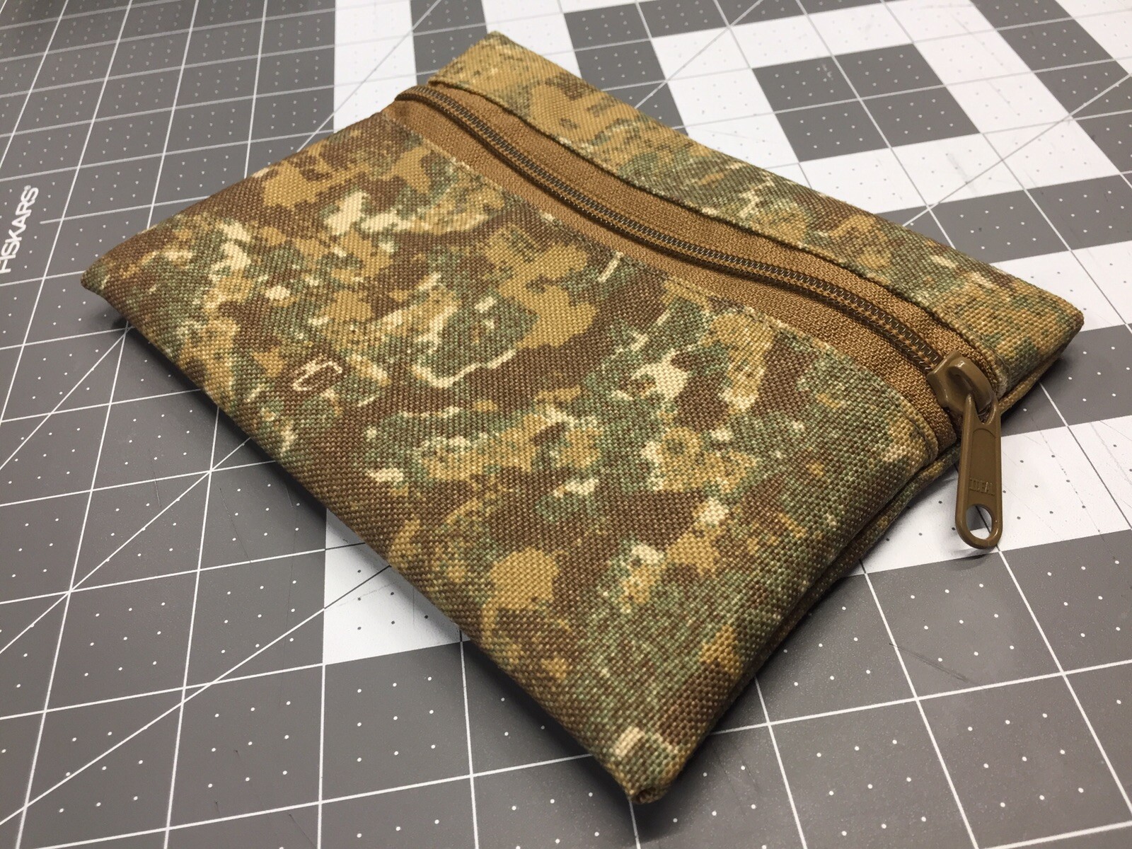 LIVESOUTSIDE.COM PenCott Badlands Camo Coyote Brown Zipper Bag Small USA Made