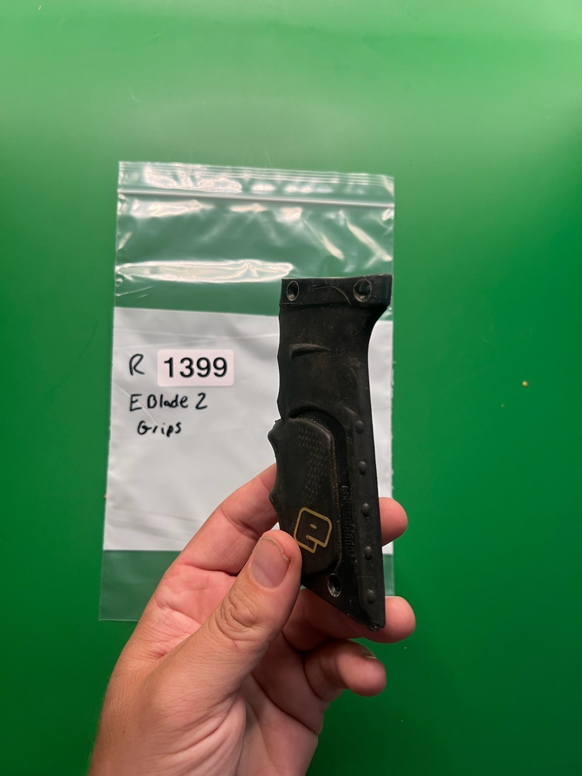 E-Blade 2 Grips