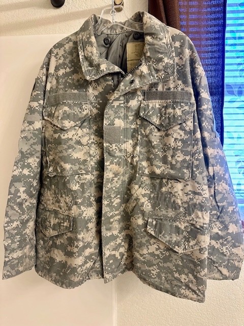 UA Army Coat Cold Weather Field Jacket Large Short