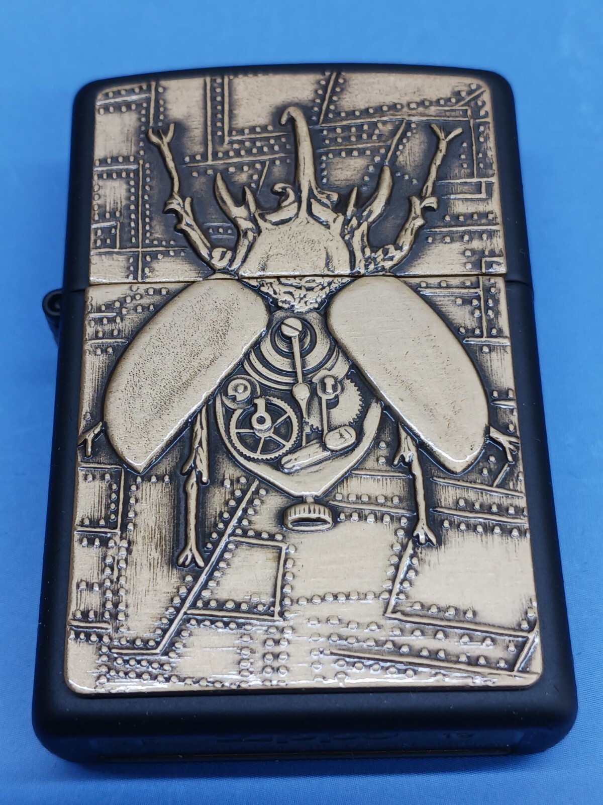 Zippo  29567 Steampunk Beetle Emblem Black Matte